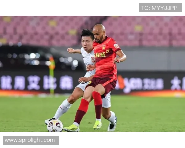 杭州足球队在全国锦标赛积分榜上以73分稳居第一名,争冠形势喜人 杭州足球队在全国锦标赛积分榜上以73分稳居第一名,争冠形势喜人