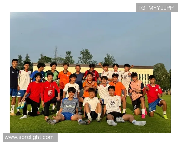 广州足球队与重庆足球队实力对比赛后分析与总结